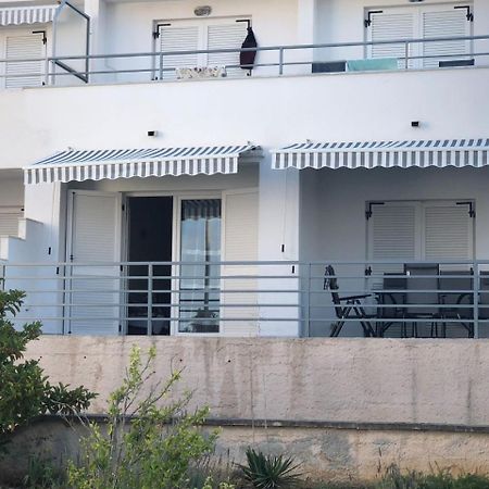 Apartman Ylli Nečujam Екстериор снимка