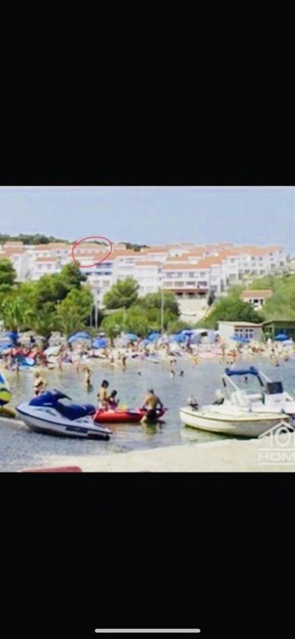 Apartman Ylli Nečujam Екстериор снимка