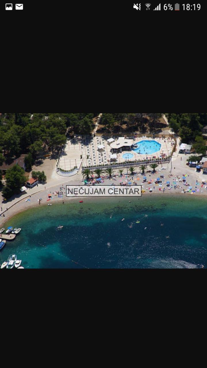 Apartman Ylli Nečujam Екстериор снимка